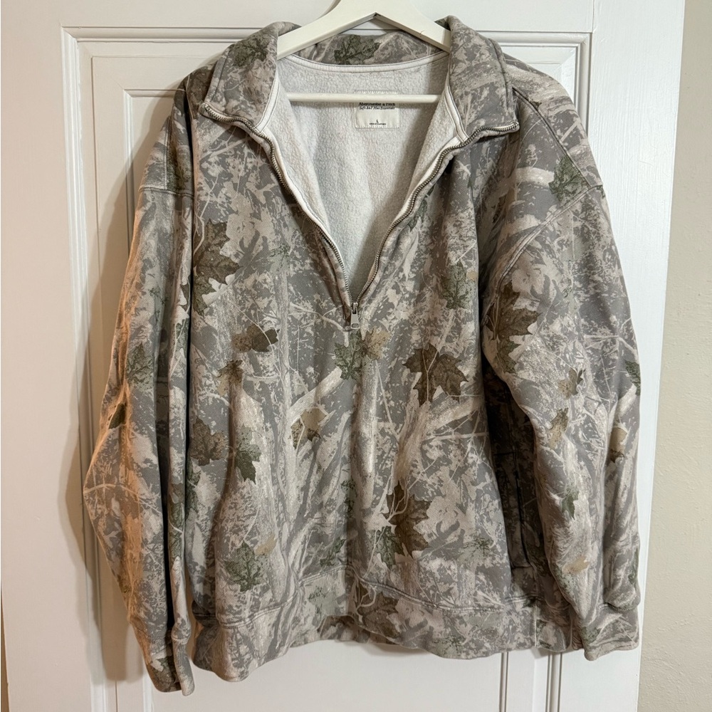 Abercrombie & Fitch Camo Pullover